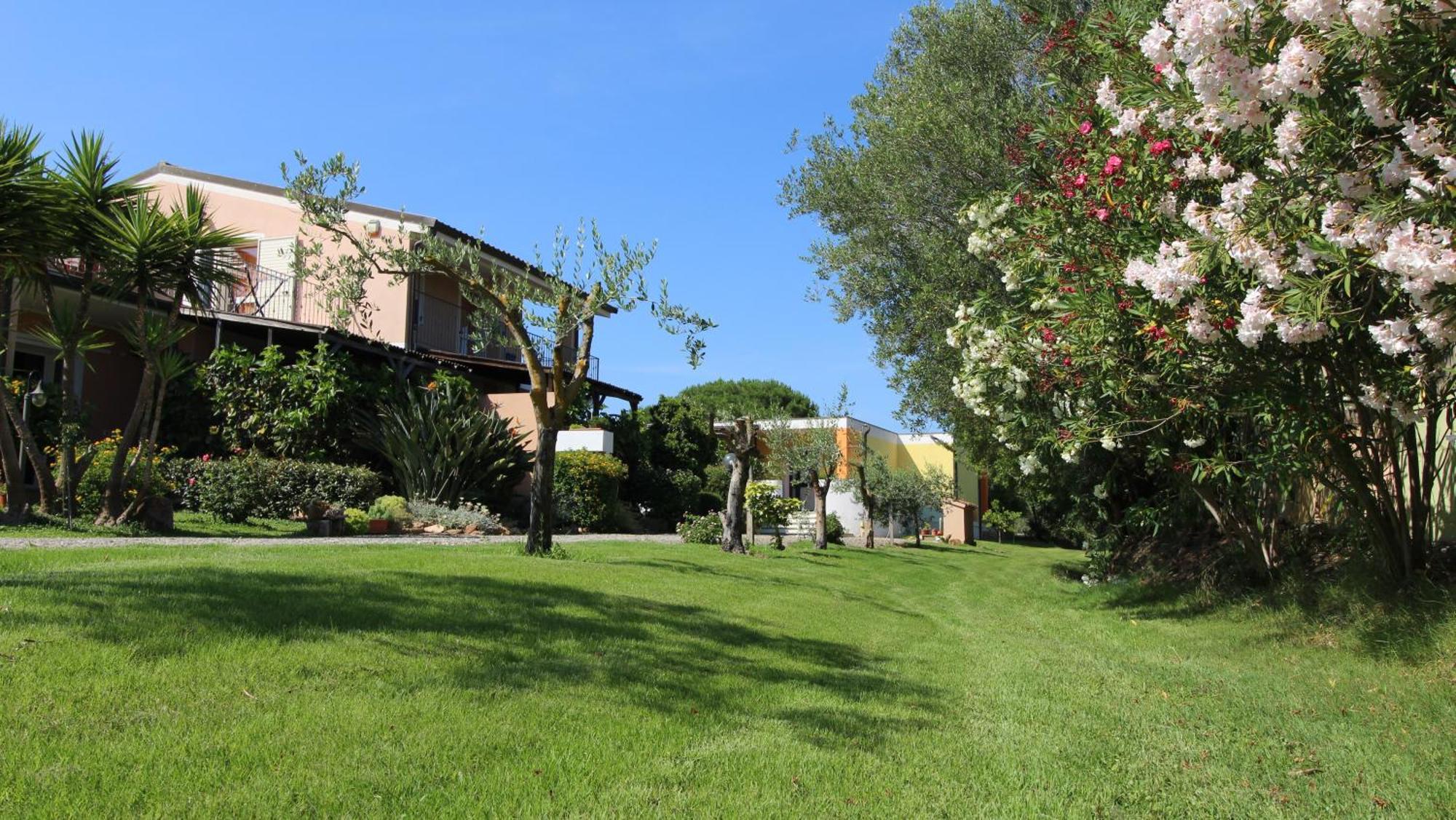 Casa Vacanze Giovanna Сант'Анна-Аррези Экстерьер фото